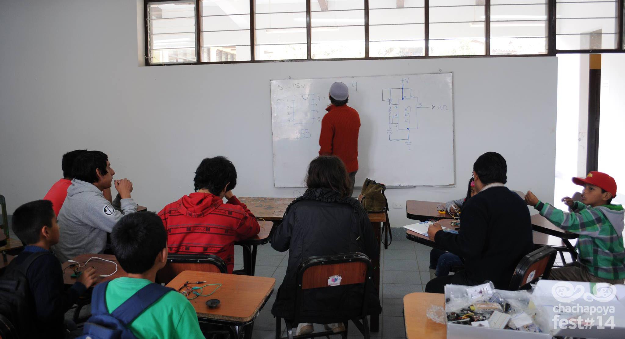 TALLERES Y CONVERSATORIOS